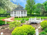 Biddle Point Inn Hotels in Center Township