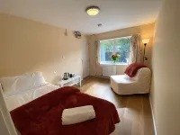 Snowdonia Mountain Lodge Hotel a Llandygai
