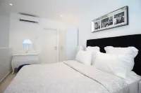 Embassy Gardens - One Bed - Beach
