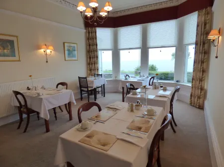 Douglas Park Guest House Отели в г. Данун