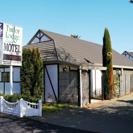 Tudor Lodge Motel