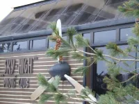 Sky High Hotel Airport 200 Meters from the Terminal Hôtels à : Marupes novads