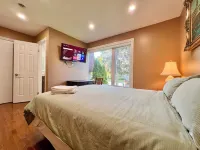 Cozy Home Near Transit & Hillcrest Mall with Free Parking - Homestays