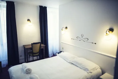 The Old Hotel Ravel Centre
