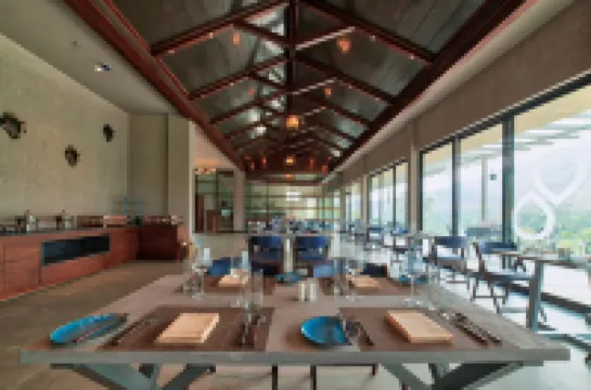 Niraamaya Retreats Samroha Athirappilly Hotels in Pariyaram