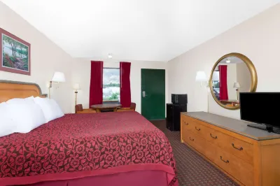 Days Inn by Wyndham Columbia NE Fort Jackson Hotels in Columbia
