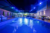 Hotel 5 Flowers Ananta Elite - Swimmingpools