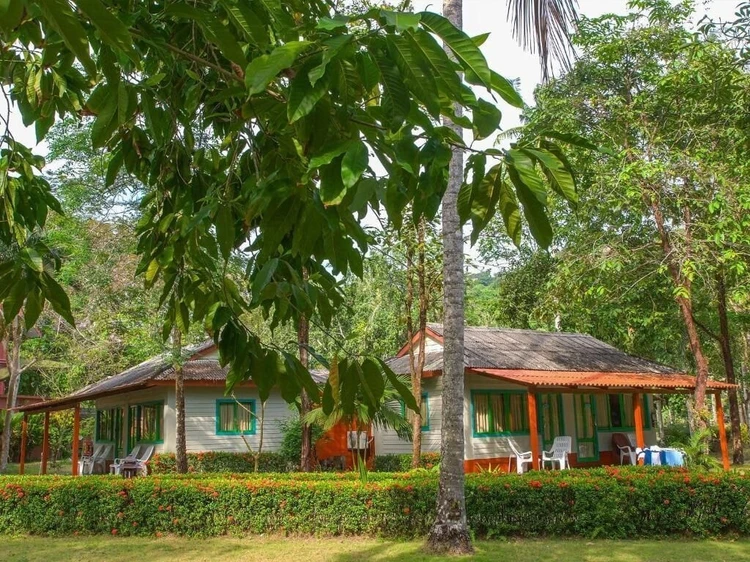 รูปภาพของเกาะกูดอ่าวพร้าว บีช รีสอร์ท