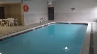 Quality Inn & Suites Morgantown - University Area - Pools