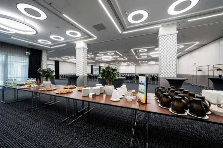 Radisson Blu Conference Hotel, Dusseldorf Отели рядом с достопримечательностью «Императорский дворец в Кайзерсверте»