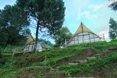 Cimon Urban Camp Hotels in Cisarua