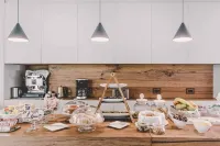 Suite 10 Home Design & Spa - breakfast