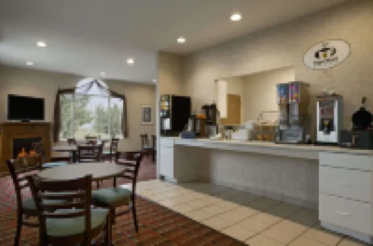 Super 8 by Wyndham Corydon Hotels in Harrison Township