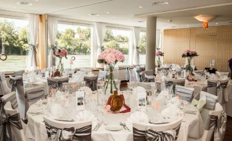 Hotel Schiff am Rhein