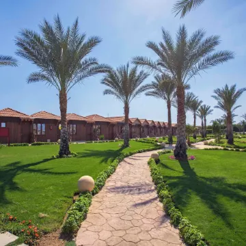 Xperience Golden Sandy Beach Отели рядом с достопримечательностью «Мечеть Аль-Сахаба»
