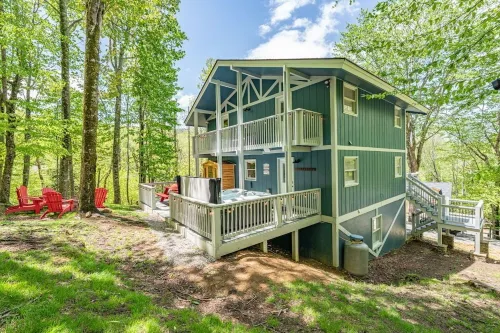 Huge House in Amazing Beech Mountain with Game Room, Hot Tub, Sauna, & Fire Pit!