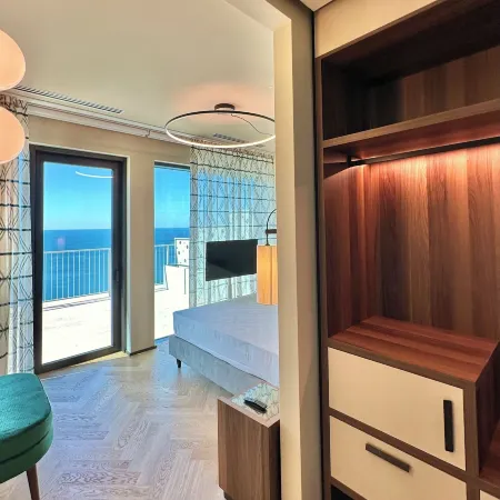 Maximilian Suites