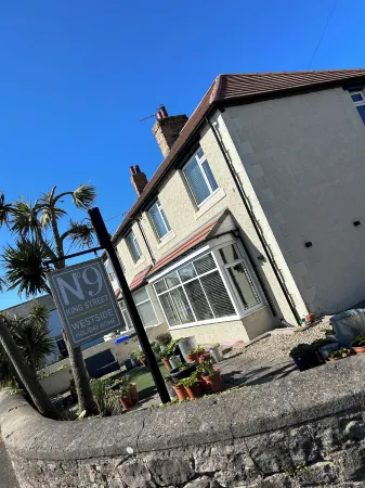 Nine King Street Seahouses Room Only Accommodation Отели в г. Beadnell