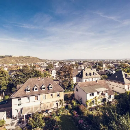 Design apartment centrally located in Andernach with top view, WiFi, kitchen, parking space