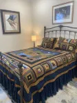 Adobe Creek Cottage - Serene Setting Close to Golf, Mountain Biking & Hiking