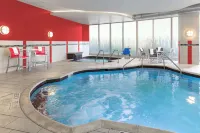 Hampton Inn & Suites Madison/Downtown - Pools