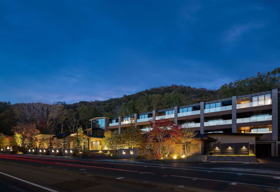 레이크 시코쓰 츠루가 베소 아오 노 자 3