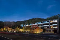 Lake Shikotsu Tsuruga Bessou Ao No Za Hotels near 湖畔園地