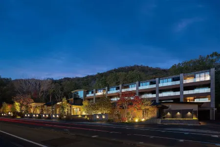 Lake Shikotsu Tsuruga Bessou Ao No Za