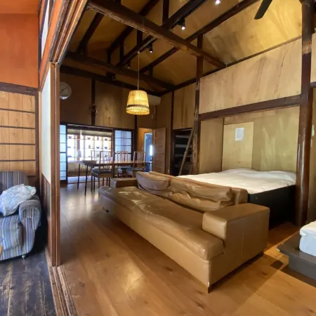 Sumitsugu House West