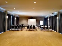 Pirom Lake and Resort Hotels in Prachantakham
