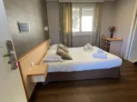 호텔 레 시갈롱 생 줄리앙 주변 호텔