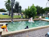 Berrigan Motel - Pools