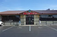 VIP Inn and Suites Hotel in zona Ditto Landing
