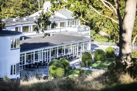 Hotel Juelsminde Strand Отели в г. Хеденстед