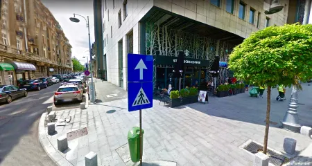 Downtown Victoria Apartments by CityBookings Отели рядом с достопримечательностью «Здание банка CEC»