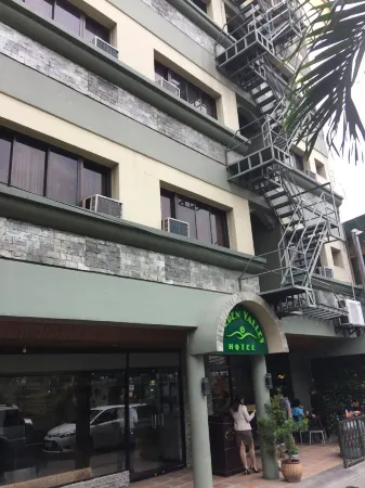 Golden Valley Hotel Отели рядом с достопримечательностью «Азиан Колледж Оф Текнолоджи»