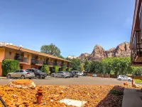 Bumbleberry Inn - parking