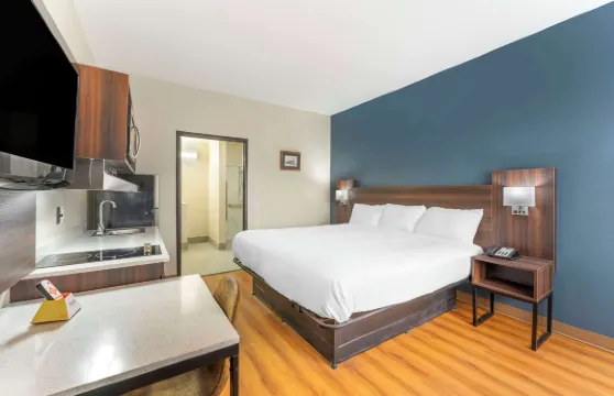 勒維爾-坎伯蘭郊區小套房酒店