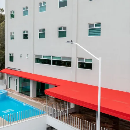 Hotel 5 Inn Plus