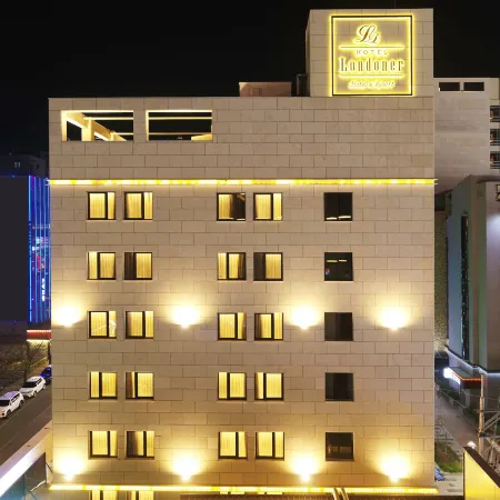 Londorner Hotel  New Port Yongwon