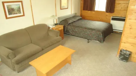 Dreamland Motel Отели рядом с достопримечательностью «Tunnels Of Moose Jaw»