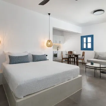 Kalathos Square Luxury Suites