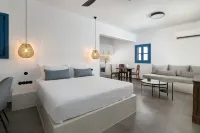 卡拉索斯廣場豪華套房酒店 - 無邊際泳池