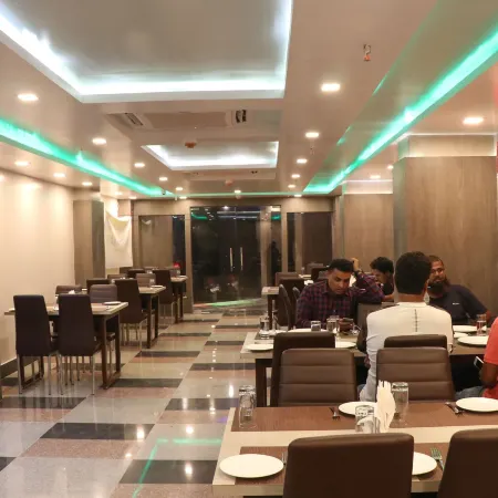 Hotel Nandini (Berhampore)