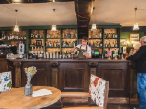 Bel and the Dragon-Odiham โรงแรมในHook