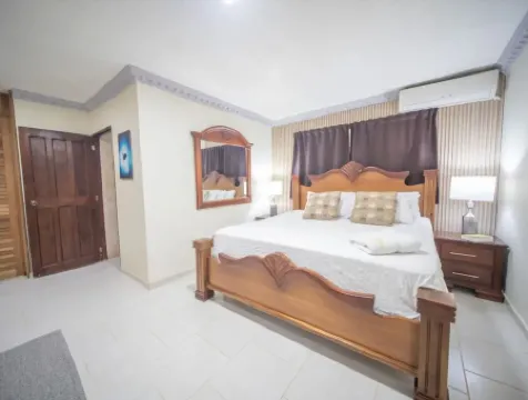 Home W Private Hot Tub, Near Everything in Sosua Center Отели рядом с достопримечательностью «Плайя Алисия»