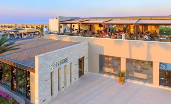 Solimar Aquamarine Resort