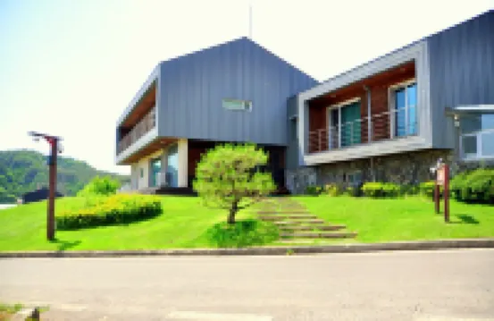 Daegwallyeong Sheep Village Pension Отели рядом с достопримечательностью «Парк Дэгванрён»