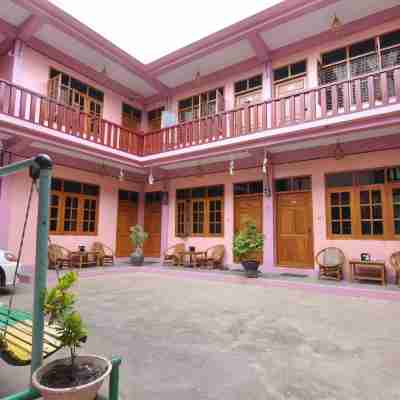 Shwe Nadi Guest House Hotel Exterior