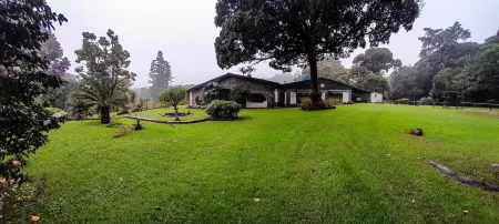 Vimbainashe Villa Отели в г. Мутаре